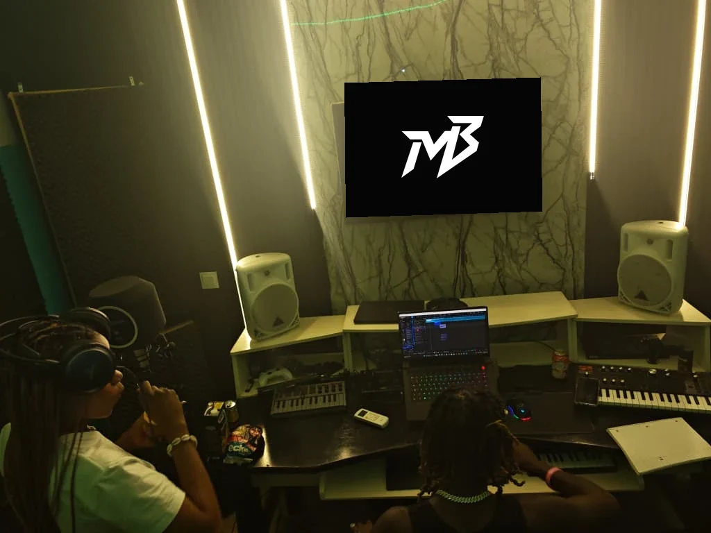 Artist session inside Mertz Beatz studio